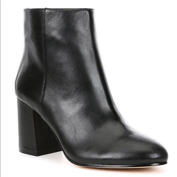 ANTONIO MELANI Shoes - Antonio Melani Black Leather Ankle Boots